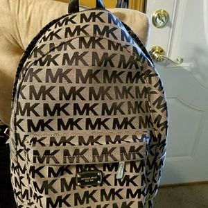 This Authentic  Michael  kors large